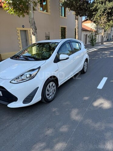 Toyota Aqua-3