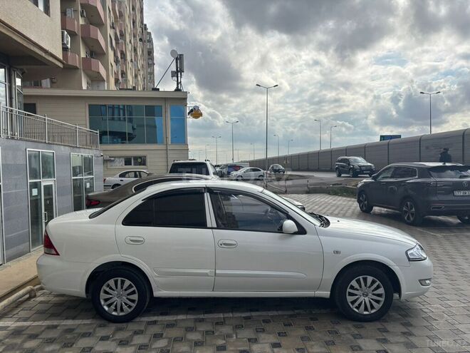 Nissan Sunny 2011, 218,497 km - 1.6 l - Bakı