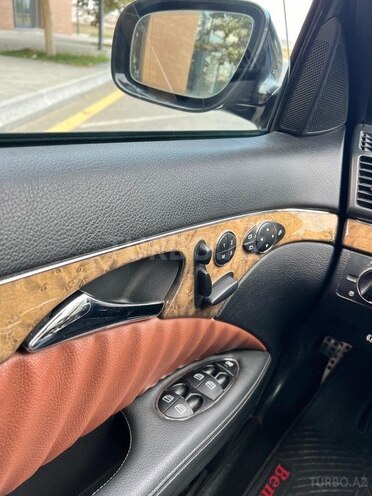 Mercedes E 350-13