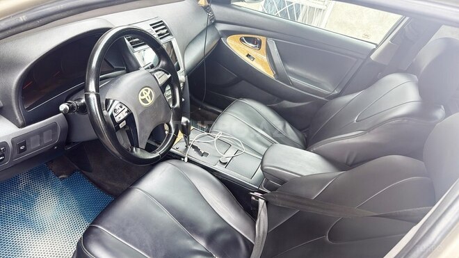 Toyota Camry 2006, 291,000 km - 2.4 l - Quba