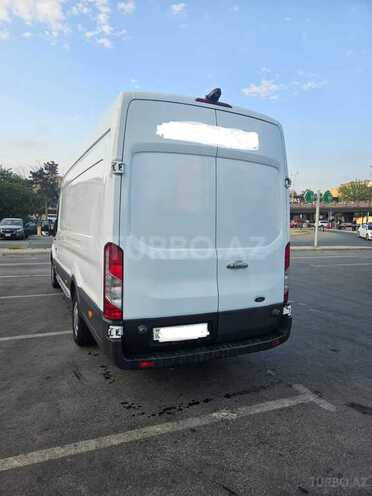 Ford Transit-5