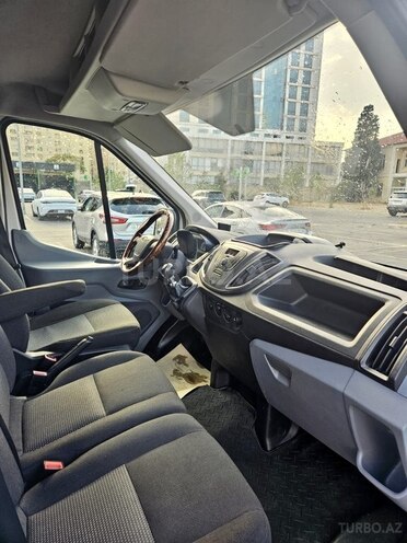 Ford Transit-3