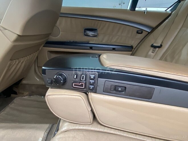 BMW 745 2003, 300,000 km - 4.4 l - Gəncə