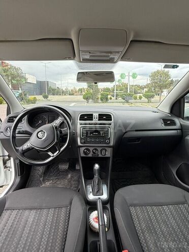 Volkswagen Polo 2018, 98,000 km - 1.6 l - Bakı