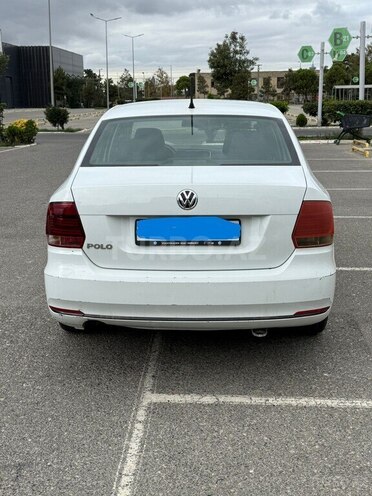 Volkswagen Polo 2018, 98,000 km - 1.6 l - Bakı