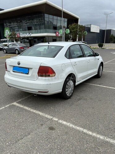 Volkswagen Polo 2018, 98,000 km - 1.6 l - Bakı