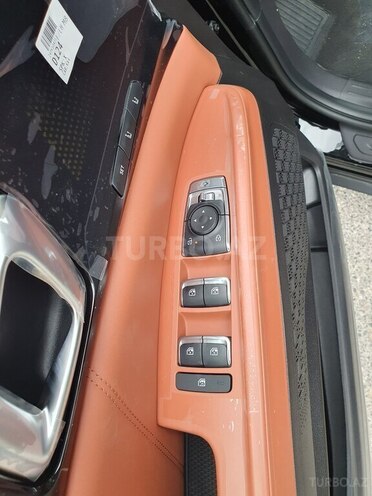 Kia Carnival-8