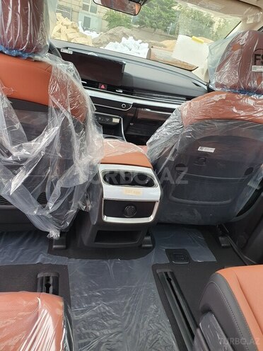 Kia Carnival-12