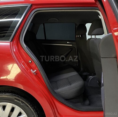 Volkswagen Golf-17