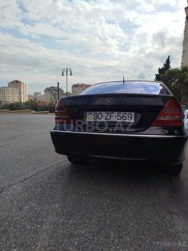Mercedes C 220 2002, 220,000 km - 2.1 l - Bakı