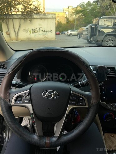 Hyundai Accent 2015, 234,110 km - 1.6 л - Bakı