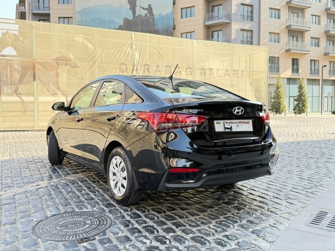 Hyundai Accent 2020, 19,000 km - 1.6 л - Bakı