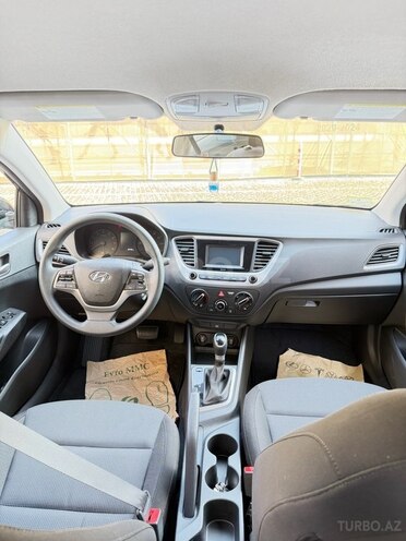 Hyundai Accent 2020, 19,000 km - 1.6 л - Bakı