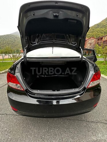 Hyundai Accent 2013, 119,906 km - 1.6 l - Qax