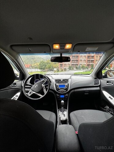 Hyundai Accent 2013, 119,906 km - 1.6 l - Qax