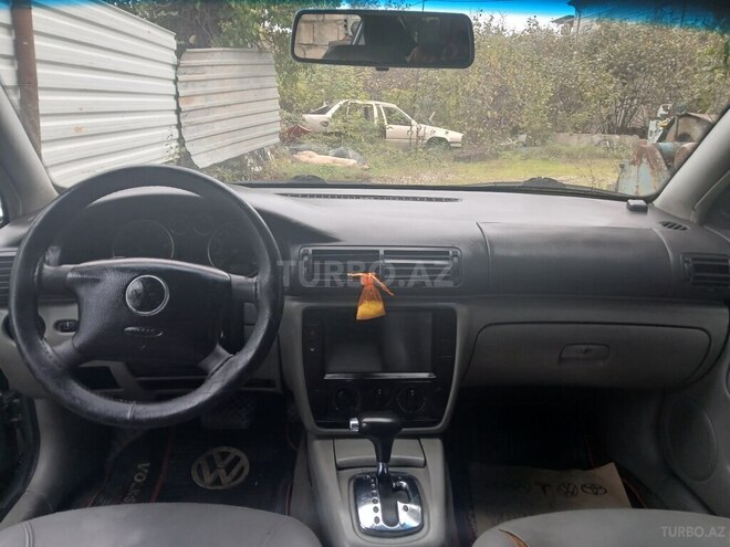 Volkswagen Passat 2003, 255,452 km - 1.8 l - Qusar