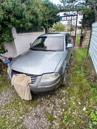 Volkswagen Passat 2003, 255,452 km - 1.8 l - Qusar