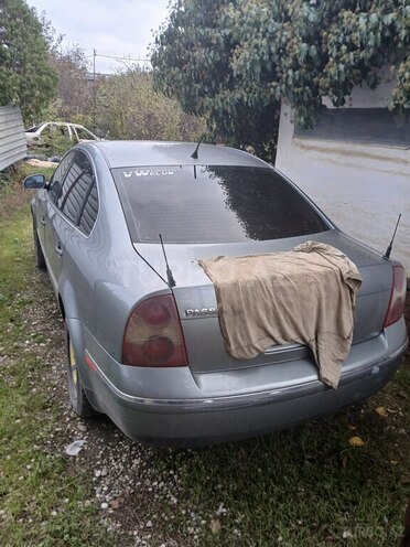 Volkswagen Passat 2003, 255,452 km - 1.8 l - Qusar