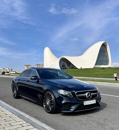 Mercedes E 220 d-6
