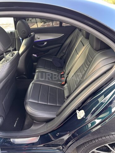 Mercedes E 220 d-8