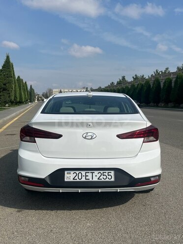 Hyundai Elantra 2018, 109,500 km - 2.0 л - Gəncə