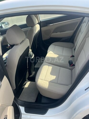 Hyundai Elantra 2018, 109,500 km - 2.0 л - Gəncə