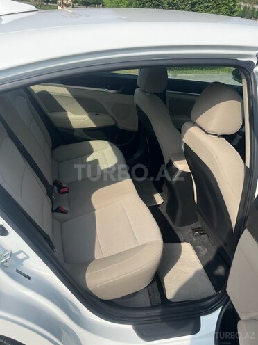 Hyundai Elantra 2018, 109,500 km - 2.0 л - Gəncə