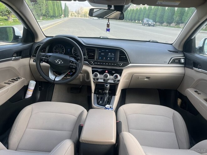 Hyundai Elantra 2018, 109,500 km - 2.0 л - Gəncə