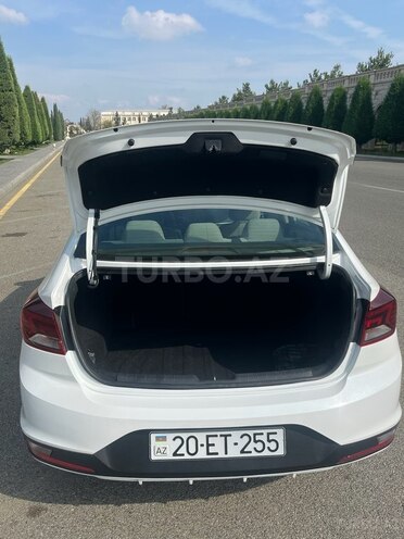 Hyundai Elantra 2018, 109,500 km - 2.0 л - Gəncə