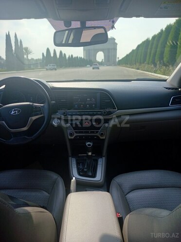 Hyundai Elantra 2017, 84,200 km - 2.0 l - Gəncə