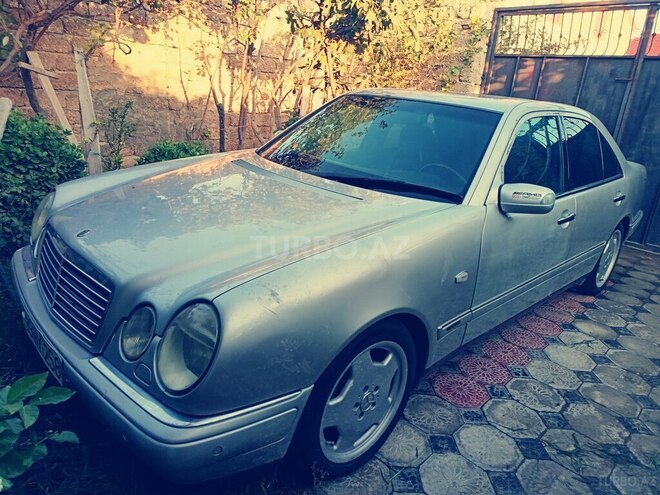 Mercedes E 240 1997, 354,213 km - 2.4 l - Bakı