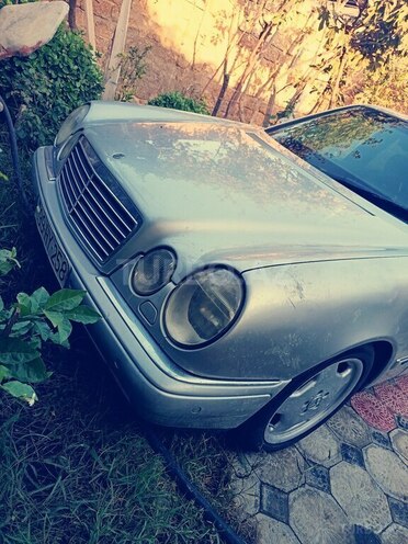 Mercedes E 240 1997, 354,213 km - 2.4 l - Bakı