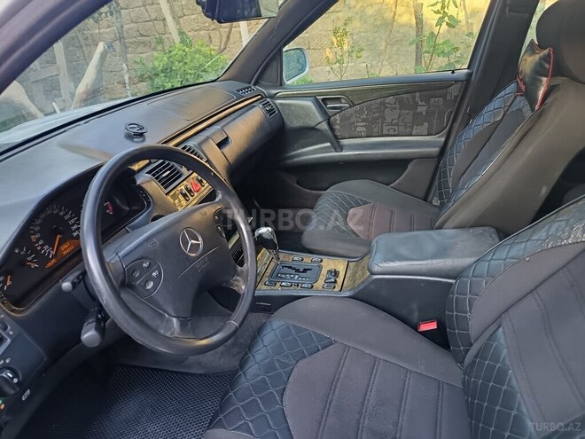 Mercedes E 240 1997, 354,213 km - 2.4 l - Bakı