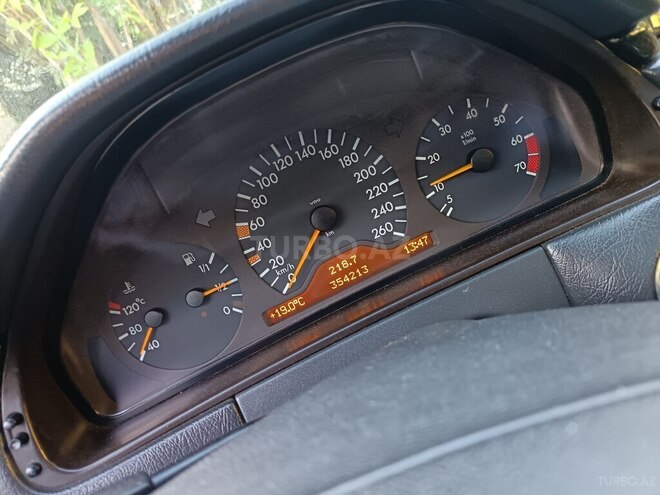 Mercedes E 240 1997, 354,213 km - 2.4 l - Bakı