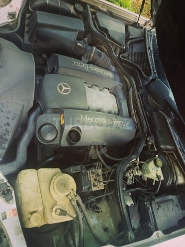 Mercedes E 240 1997, 354,213 km - 2.4 l - Bakı