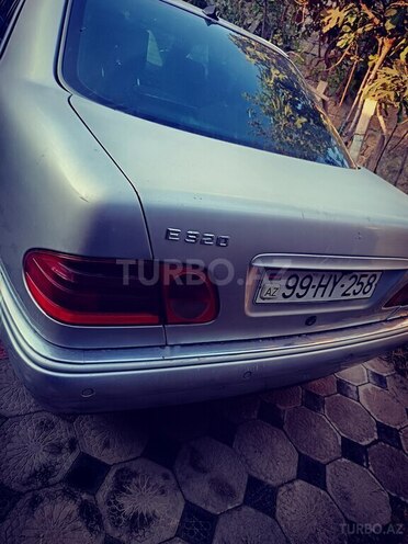 Mercedes E 240 1997, 354,213 km - 2.4 l - Bakı