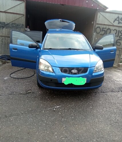 Kia Rio 2009, 222,145 km - 1.4 l - Şəki