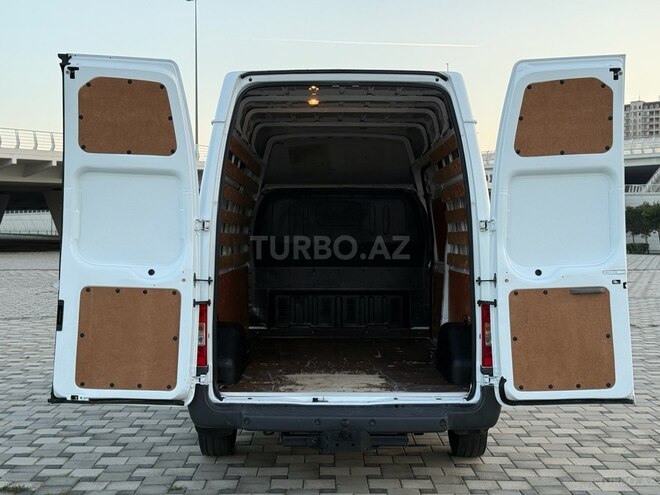 Ford Transit-10