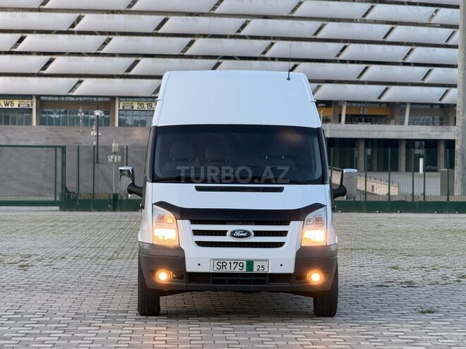Ford Transit-5