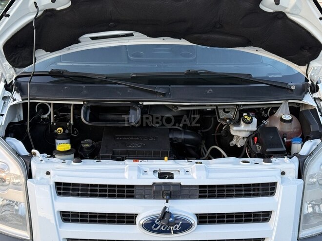 Ford Transit-14