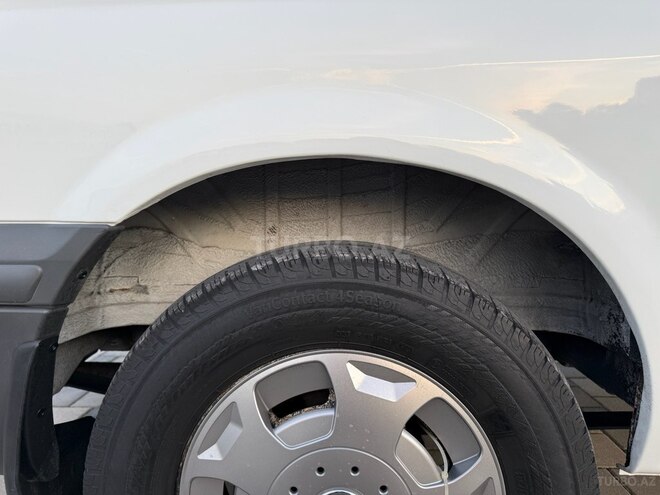 Ford Transit-18