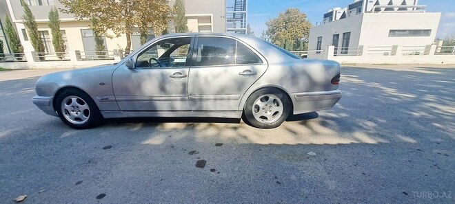 Mercedes E 220 1999, 565,000 km - 2.2 л - Bərdə