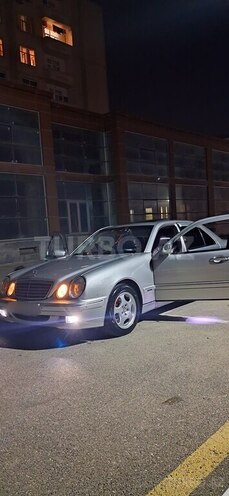 Mercedes E 320 2001, 560,000 km - 3.2 l - Bakı