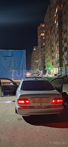 Mercedes E 320 2001, 560,000 km - 3.2 l - Bakı