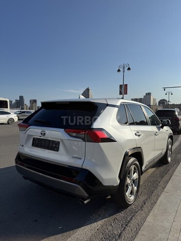 Toyota RAV4-6