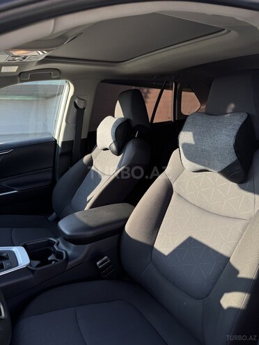 Toyota RAV4-10