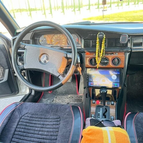Mercedes 190 1991, 273,700 km - 2.0 л - Bakı