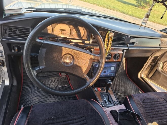 Mercedes 190 1991, 273,700 km - 2.0 л - Bakı