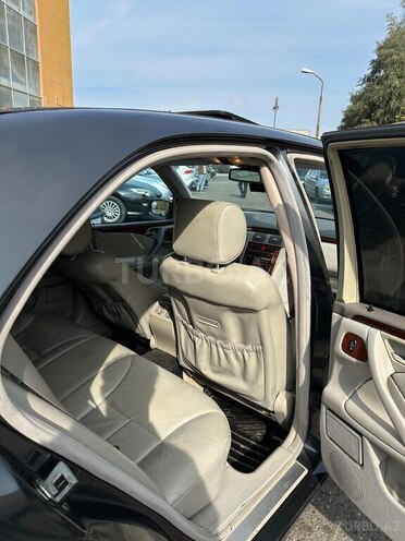 Mercedes E 240 1999, 295,000 km - 2.4 l - Bakı