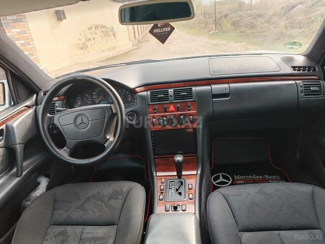 Mercedes E 240 1998, 340,200 km - 2.4 l - Kürdəmir